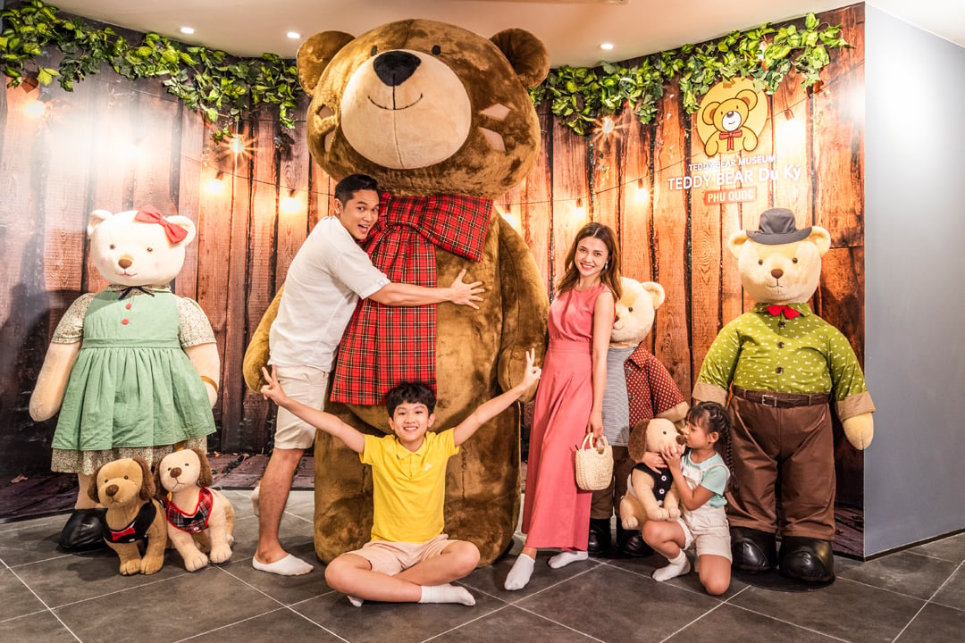 Đặt ngay combo vinholiday fiesta phú quốc để trải nghiệm bảo tàng gấu Teddy đầu tiên tại Việt Nam trong thành phố không ngủ Grandworld