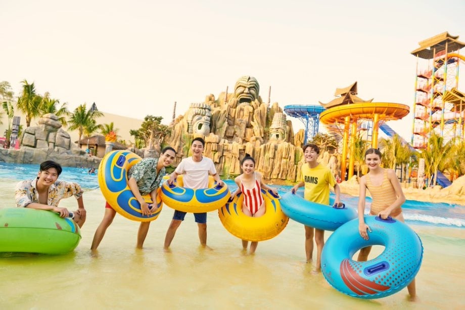 Đặt mua Combo Vinoasis Phú Quốc để được miễn phí vui chơi tại công viên Water Park