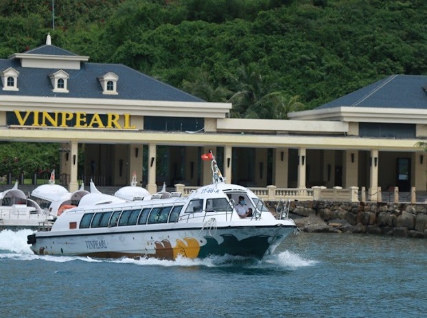 Giá phòng Vinpearl Nha Trang tại Đảo Hòn Tre đã bao gồm Cáp treo cho du khách di chuyển qua Đảo