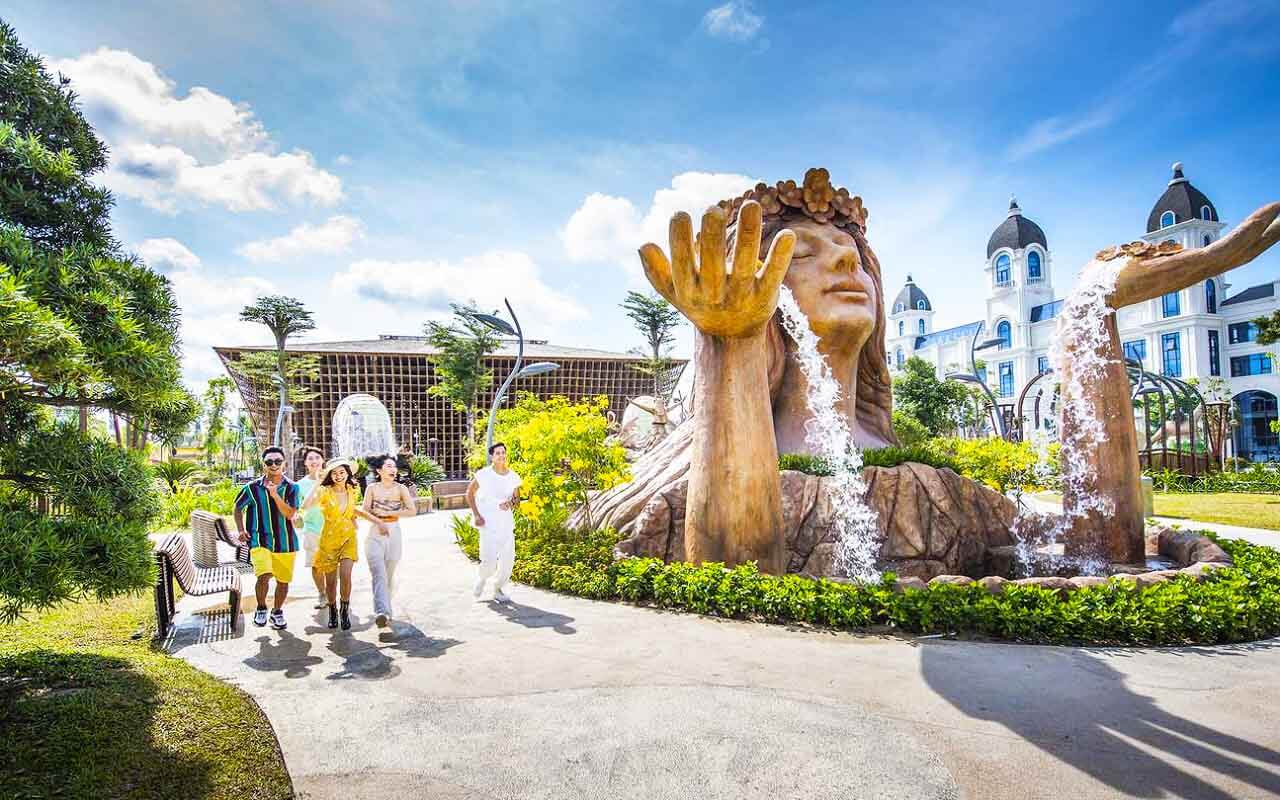 Đặt phòng tại Vinholiday Fiesta Phú Quốc để trải nghiệm công viên nghệ thuật đương đại Urban Park